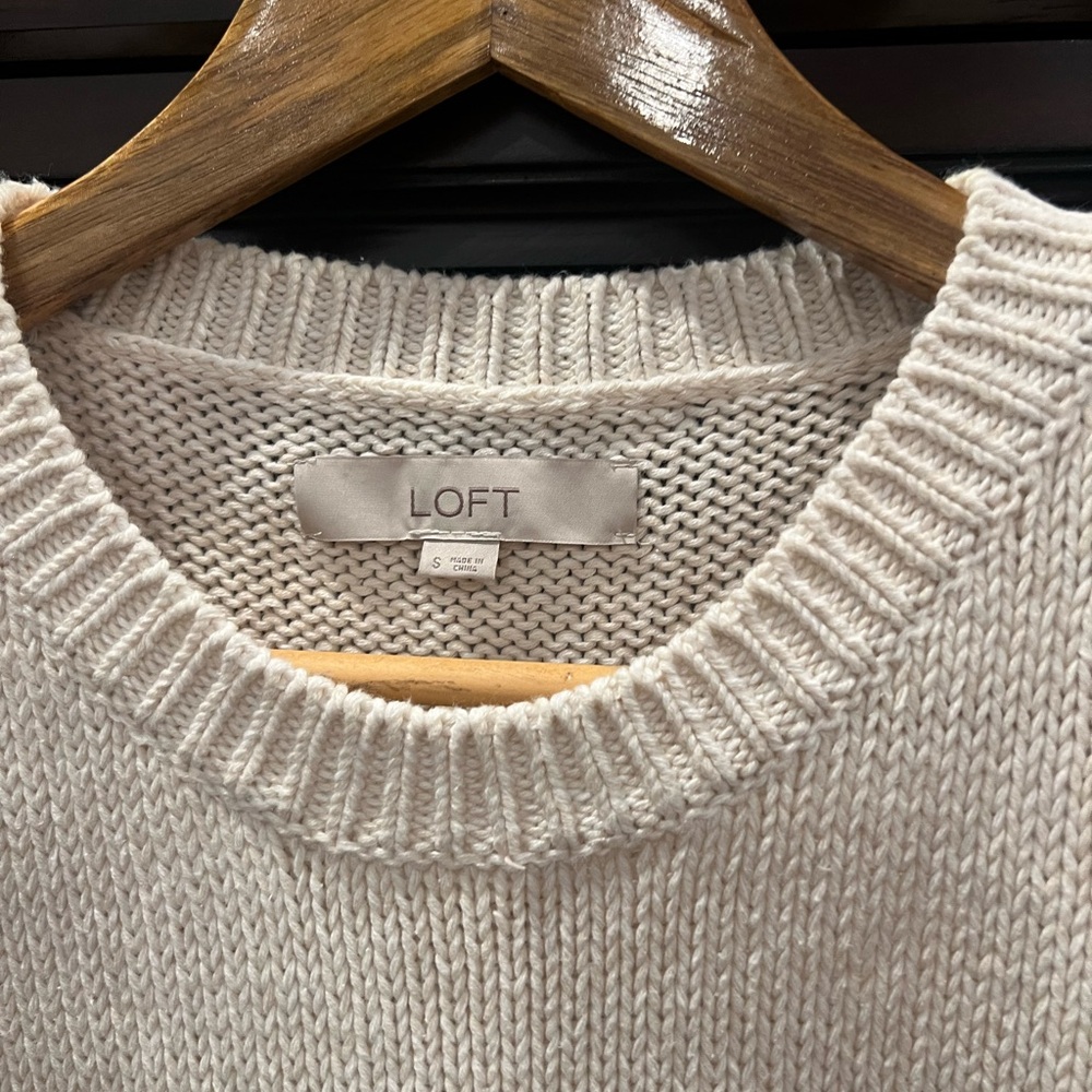 LOFT Ivory Sleeveless Knit Top size small - Picture 4 of 4